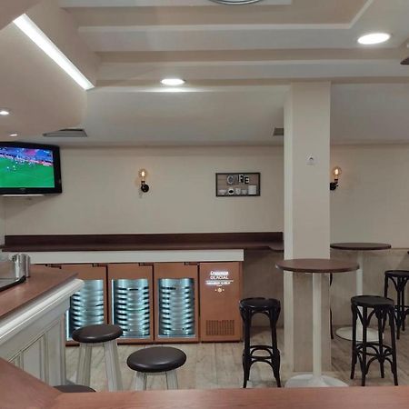 Hostal-Cafe Gutgreco Sonseca Εξωτερικό φωτογραφία