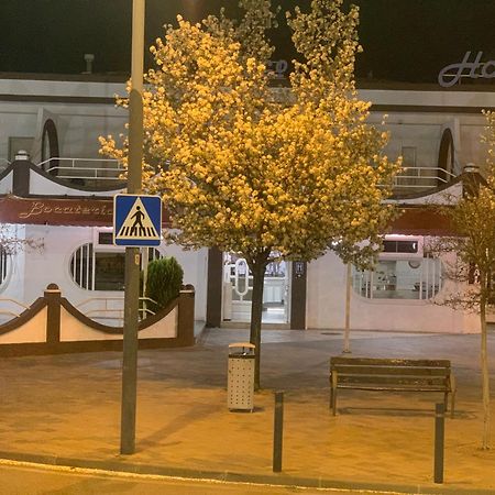 Hostal-Cafe Gutgreco Sonseca Εξωτερικό φωτογραφία