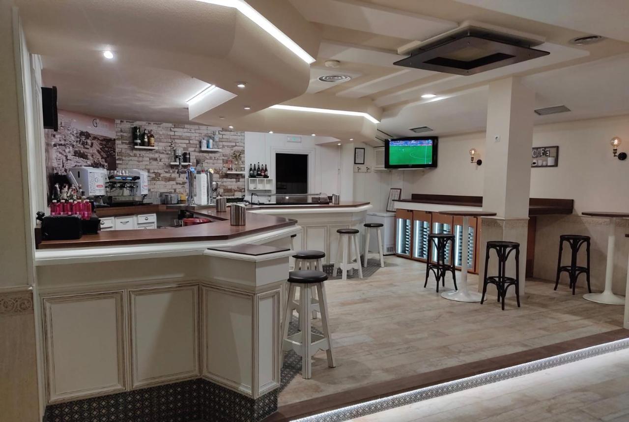 Hostal-Cafe Gutgreco Sonseca Εξωτερικό φωτογραφία