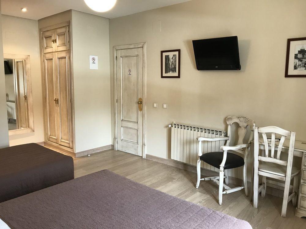 Hostal-Cafe Gutgreco Sonseca Εξωτερικό φωτογραφία